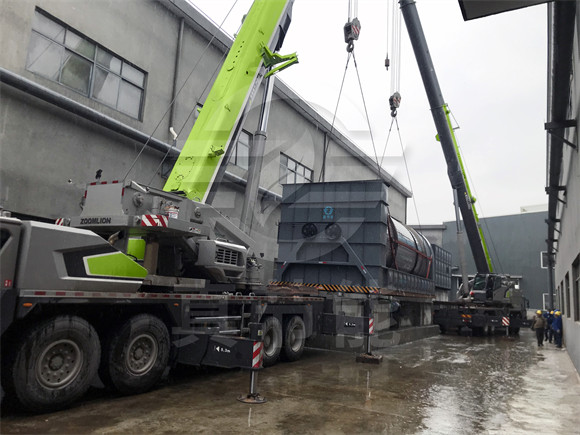 化工污泥干燥設備吊裝現場 化工污泥干燥設備吊裝現場